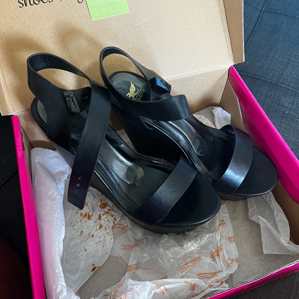 womens wedged heel